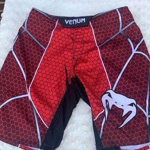 Venum MENS fight shorts M 33 Medium